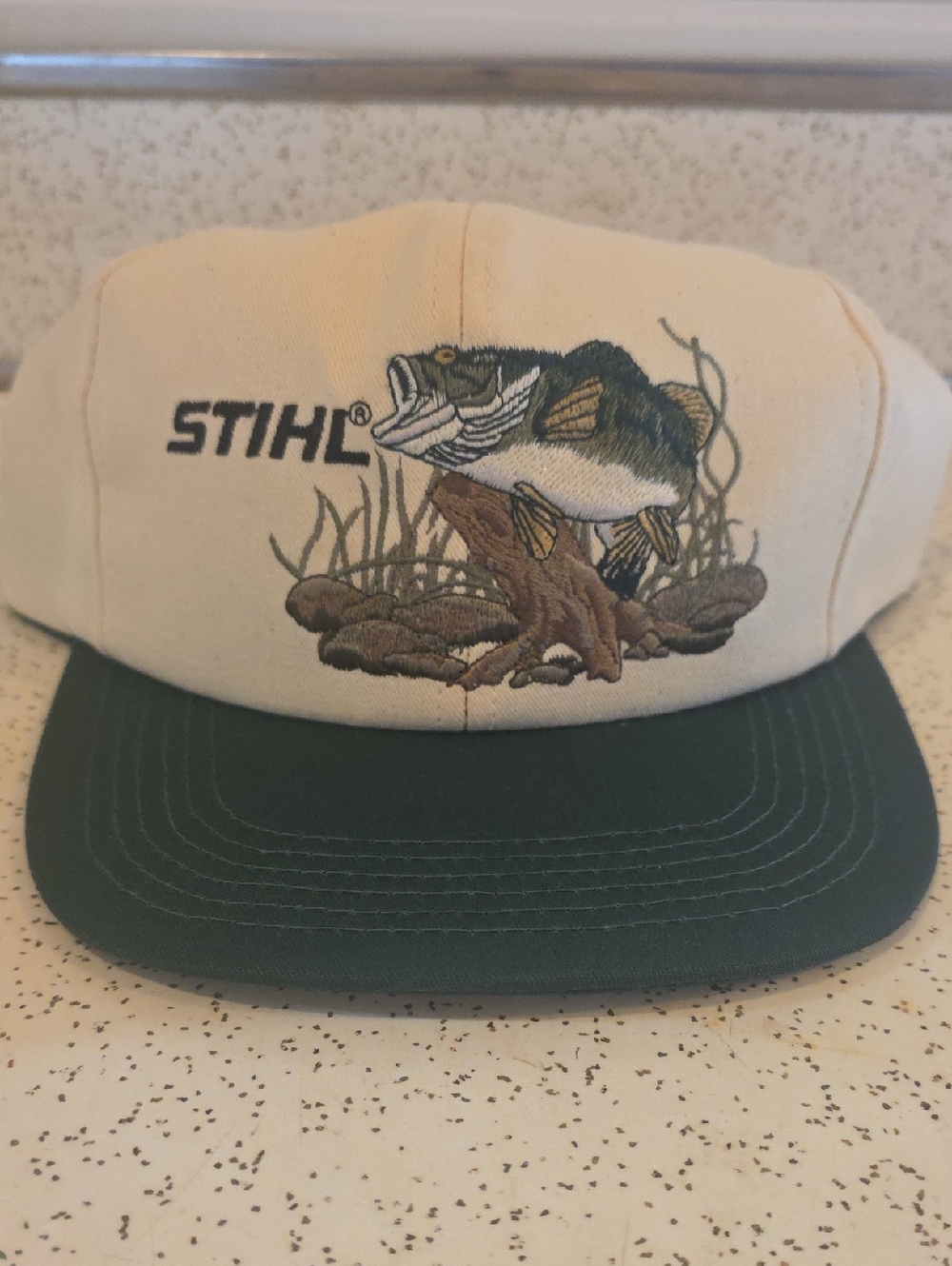Stihl Vintage Rare 2002 Bass Fish Embroidered Snapback Hat Cap Cream Green